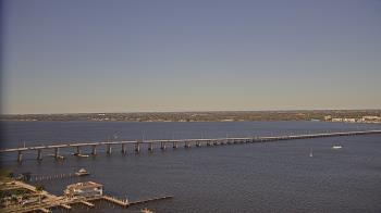 Weather camera view of Edison Grand tower 350 ft elev..