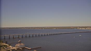 Weather camera view of Edison Grand tower 350 ft elev..