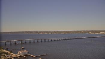 Weather camera view of Edison Grand tower 350 ft elev..