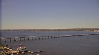 Weather camera view of Edison Grand tower 350 ft elev..