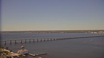 Weather camera view of Edison Grand tower 350 ft elev..