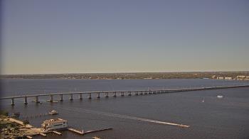 Weather camera view of Edison Grand tower 350 ft elev..