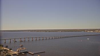 Weather camera view of Edison Grand tower 350 ft elev..