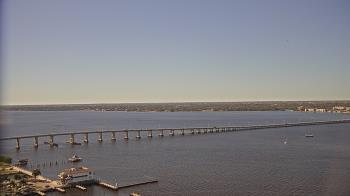 Weather camera view of Edison Grand tower 350 ft elev..