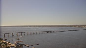 Weather camera view of Edison Grand tower 350 ft elev..