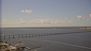 Weather camera view of Edison Grand tower 350 ft elev..