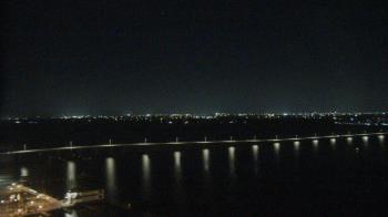 Weather camera view of Edison Grand tower 350 ft elev..