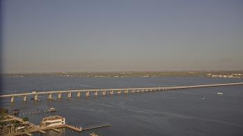 Weather camera view of Edison Grand tower 350 ft elev..