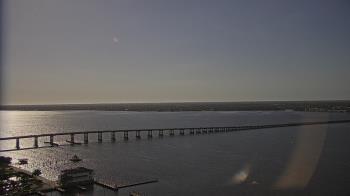 Weather camera view of Edison Grand tower 350 ft elev..