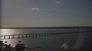 Weather camera view of Edison Grand tower 350 ft elev..