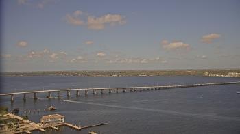 Weather camera view of Edison Grand tower 350 ft elev..