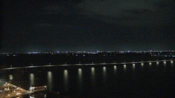 Weather camera view of Edison Grand tower 350 ft elev..