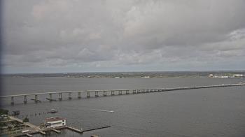 Weather camera view of Edison Grand tower 350 ft elev..