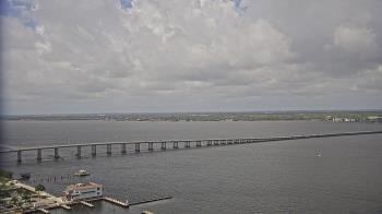 Weather camera view of Edison Grand tower 350 ft elev..