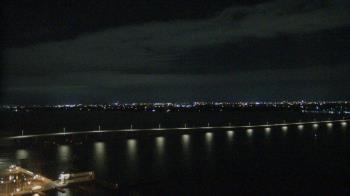 Weather camera view of Edison Grand tower 350 ft elev..