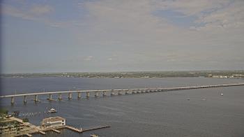 Weather camera view of Edison Grand tower 350 ft elev..