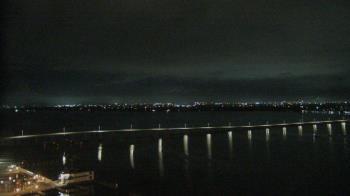 Weather camera view of Edison Grand tower 350 ft elev..