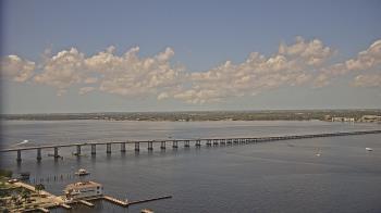 Weather camera view of Edison Grand tower 350 ft elev..