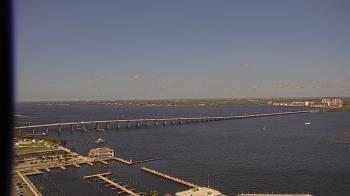 Weather camera view of Edison Grand tower 350 ft elev..