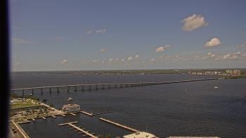 Weather camera view of Edison Grand tower 350 ft elev..