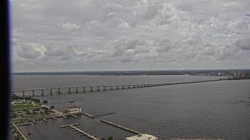 Weather camera view of Edison Grand tower 350 ft elev..