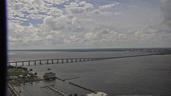 Weather camera view of Edison Grand tower 350 ft elev..