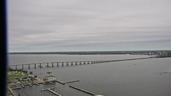 Weather camera view of Edison Grand tower 350 ft elev..