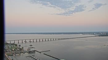 Weather camera view of Edison Grand tower 350 ft elev..