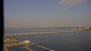 Weather camera view of Edison Grand tower 350 ft elev..