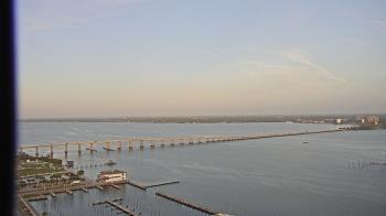 Weather camera view of Edison Grand tower 350 ft elev..