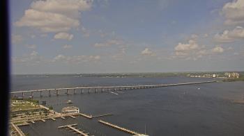 Weather camera view of Edison Grand tower 350 ft elev..