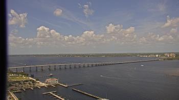 Weather camera view of Edison Grand tower 350 ft elev..