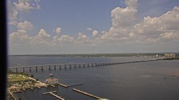 Weather camera view of Edison Grand tower 350 ft elev..