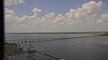 Weather camera view of Edison Grand tower 350 ft elev..