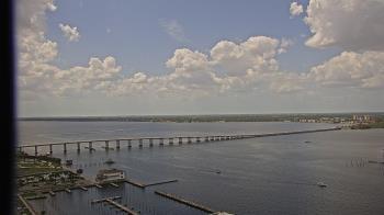 Weather camera view of Edison Grand tower 350 ft elev..