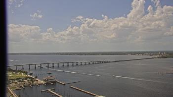 Weather camera view of Edison Grand tower 350 ft elev..