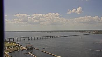 Weather camera view of Edison Grand tower 350 ft elev..