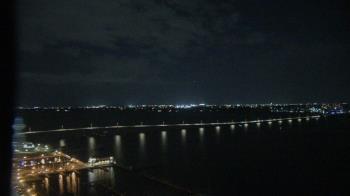 Weather camera view of Edison Grand tower 350 ft elev..