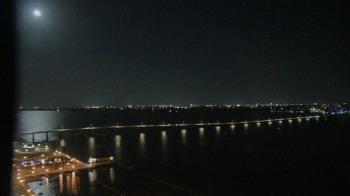 Weather camera view of Edison Grand tower 350 ft elev..