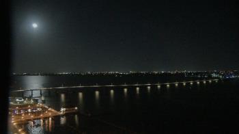 Weather camera view of Edison Grand tower 350 ft elev..