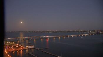 Weather camera view of Edison Grand tower 350 ft elev..