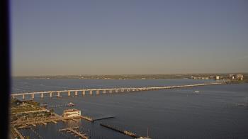 Weather camera view of Edison Grand tower 350 ft elev..