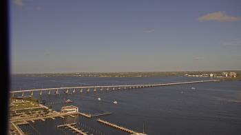 Weather camera view of Edison Grand tower 350 ft elev..