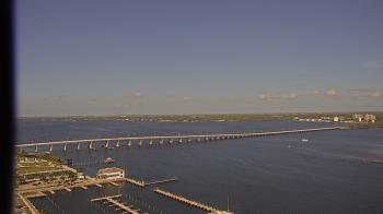 Weather camera view of Edison Grand tower 350 ft elev..