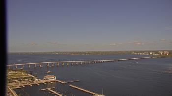 Weather camera view of Edison Grand tower 350 ft elev..