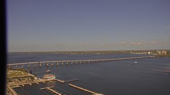 Weather camera view of Edison Grand tower 350 ft elev..