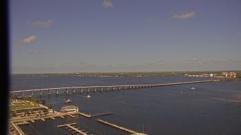 Weather camera view of Edison Grand tower 350 ft elev..