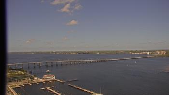 Weather camera view of Edison Grand tower 350 ft elev..