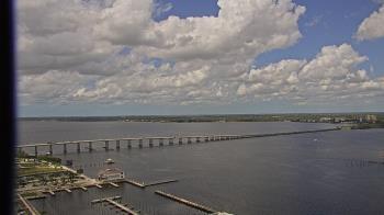 Weather camera view of Edison Grand tower 350 ft elev..