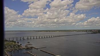 Weather camera view of Edison Grand tower 350 ft elev..